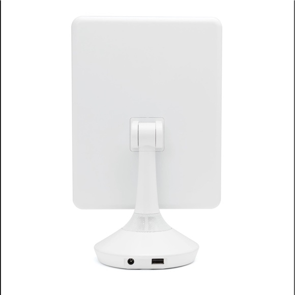 Ihome bluetooth mirror with LED lighting. Paid 80. Brand new still in box. - Picture 3 of 5